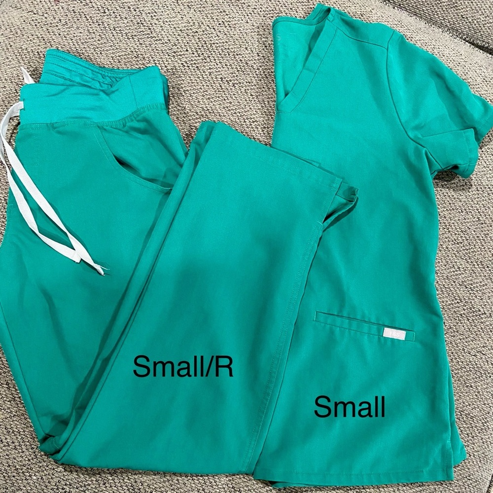 Figs scrub set